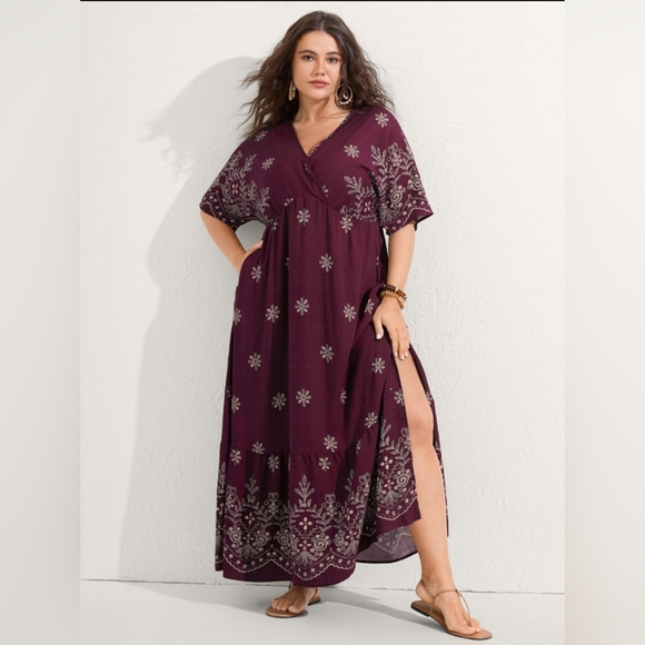 BloomChic Dresses & Skirts - Boho Embroidered Maxi Dress NWT